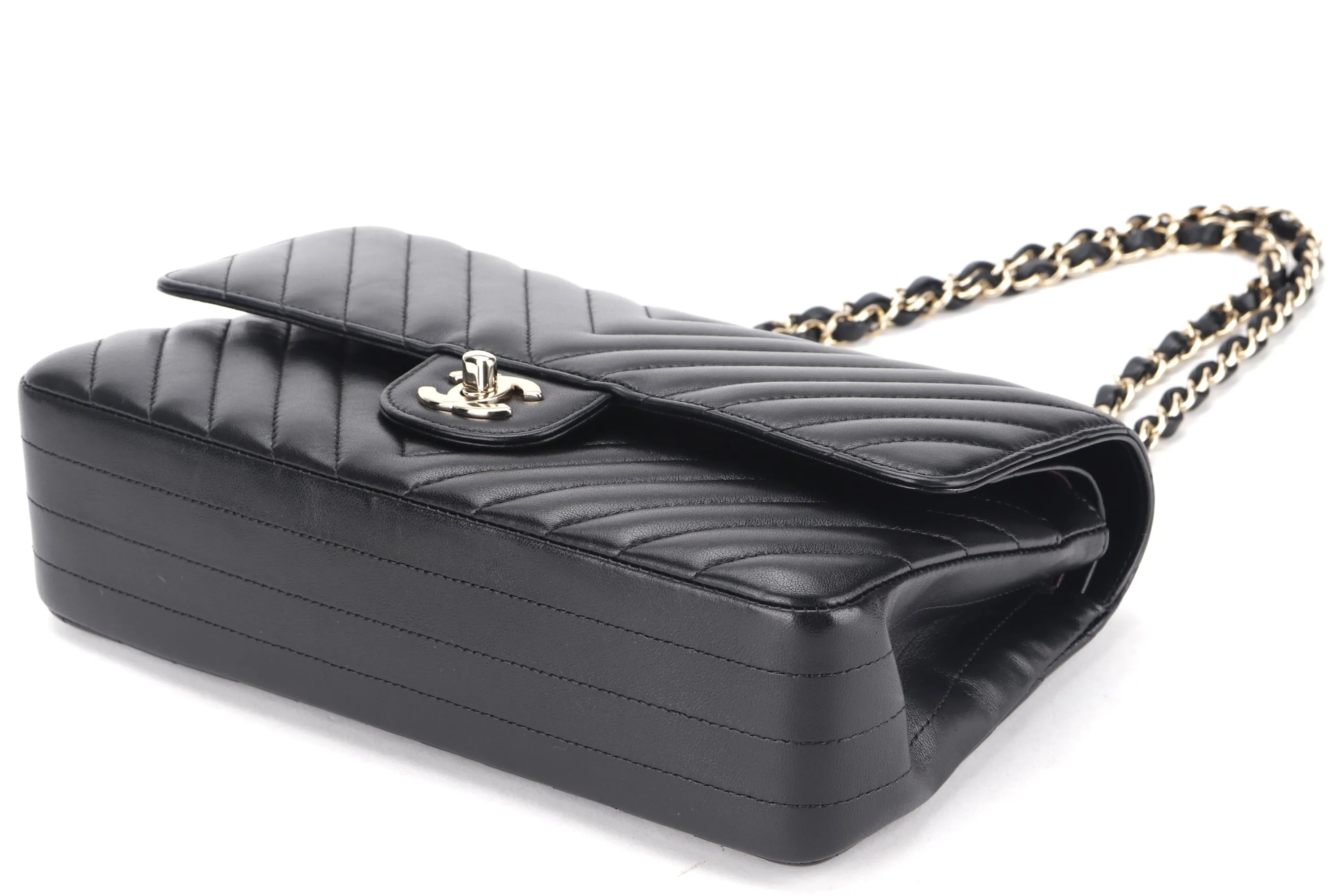 CHANEL CLASSIC DOUBLE FLAP CHEVRON (2467xxxx) MEDIUM BLACK LAMBSKIN WITH GOLD CHAIN, WITH CARD, DUST COVER & BOX