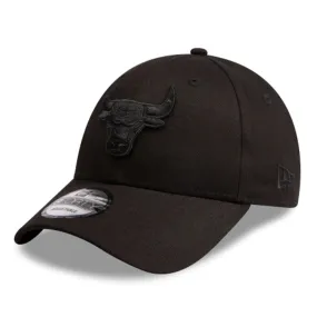 Chicago Bulls Black New Era 9FORTY Cloth Strap Adjustable Cap - Black