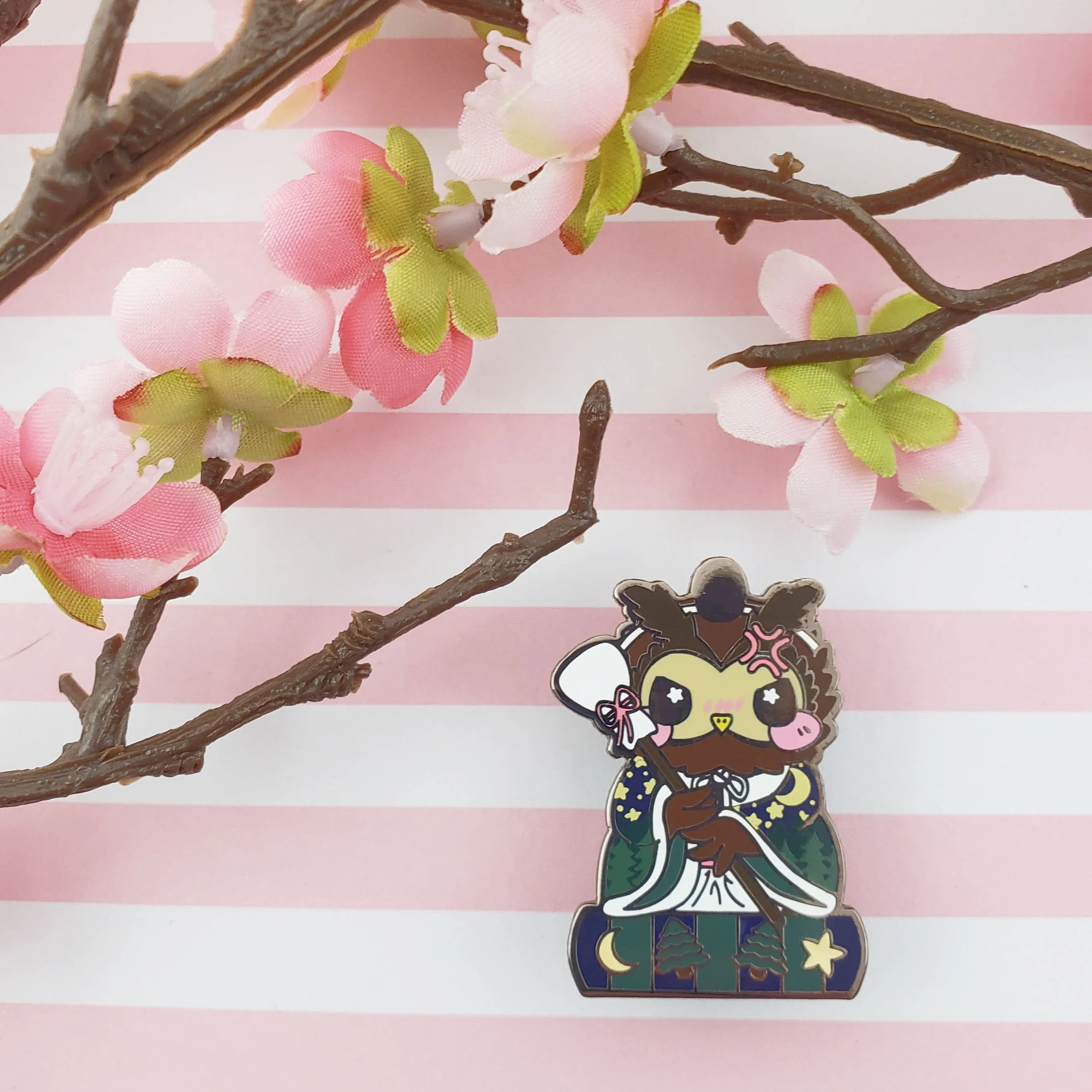 Helper Owl: Girl's Day Animal Enamel Pins